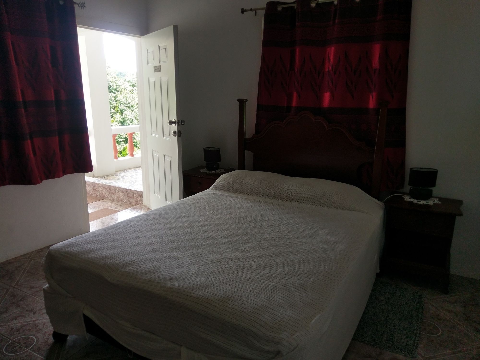 Polish Princess Guest House ポート・アントニオ エクステリア 写真